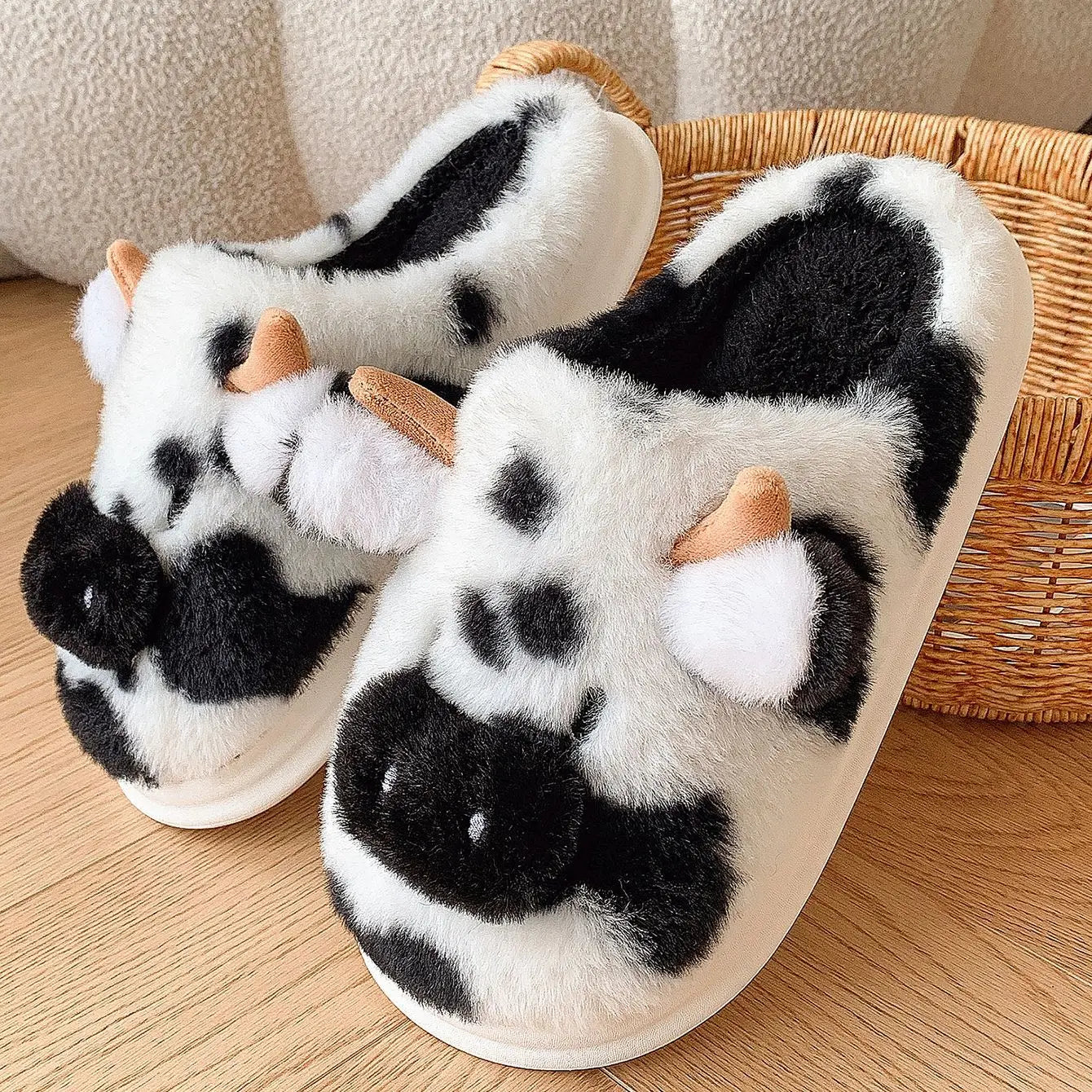Casual Fluffy Slippers Women House Cute Cartoon Cow Designer Shoes Girl Flat Fashion Elegant Plush Winter Platform Footwear Home